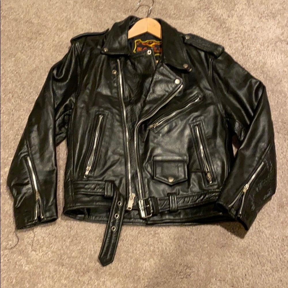 Leather motorcycle jacket. Heavy. Size M/L women